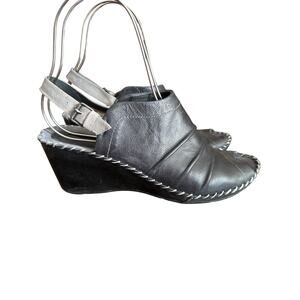 Women’s Bussola Black Leather Wedge Sandals Preppy Size 41 ( 10 )